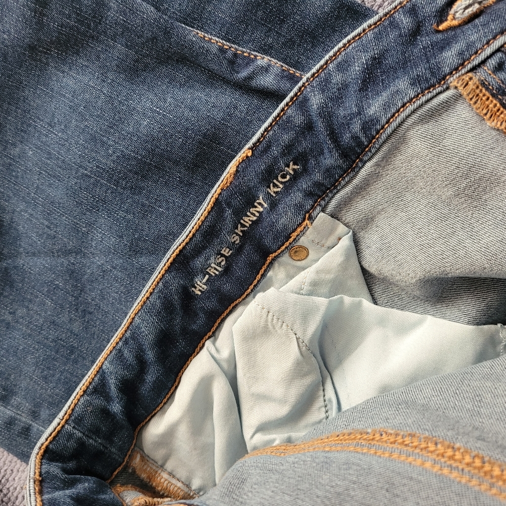 American Eagle skinny kick jeans